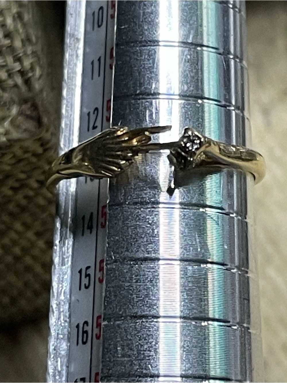 Estate find 10KT YELLOW GOLD AND A TINY DIAMOND SZ 6 Ring stamped 1.1 grams - Picture 2 of 7